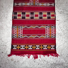 Load image into Gallery viewer, Moroccan Berber Zemmour Kilim Flatweave Rug