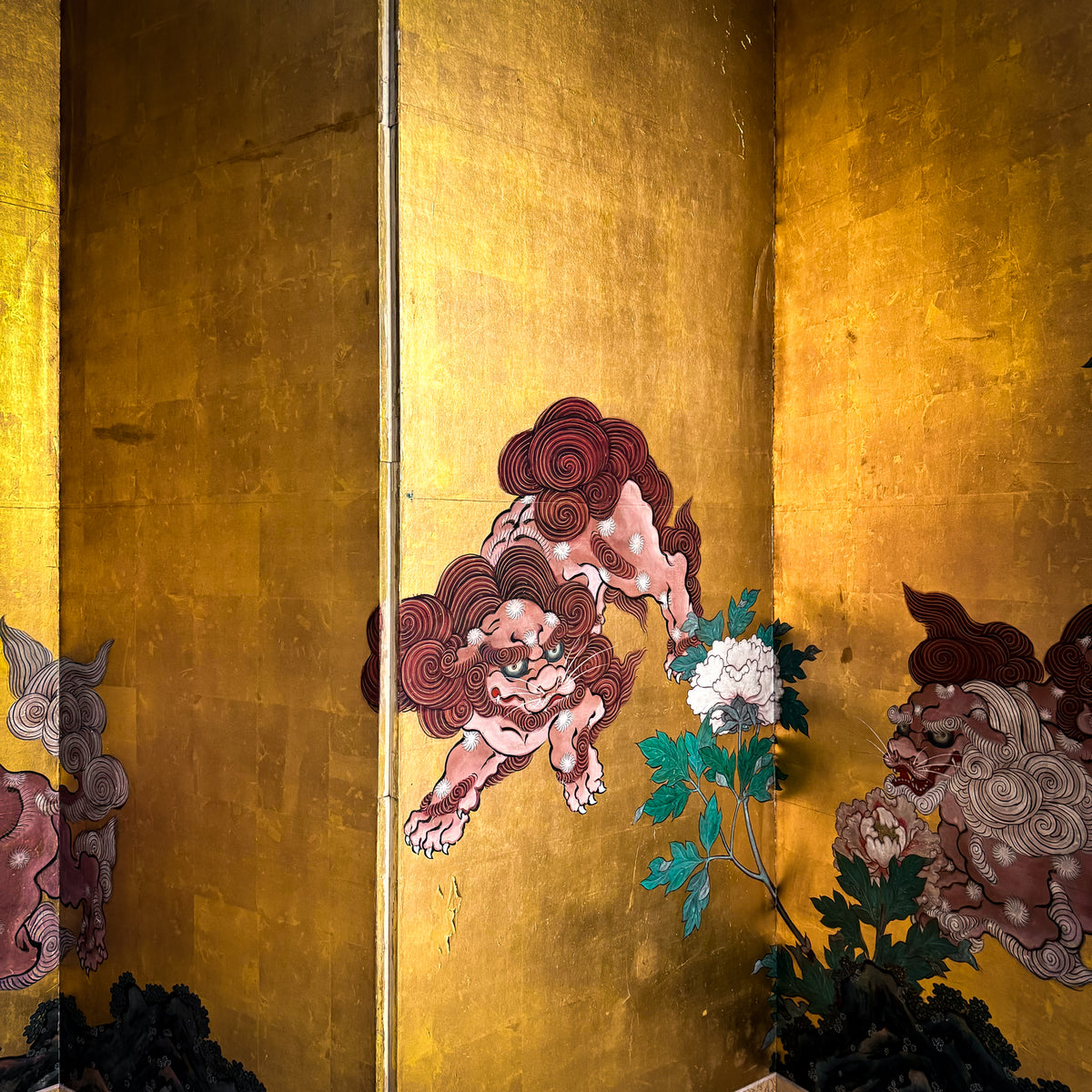 Meiji Period c. 1870 Japanese Tempera Gold Leaf Paper Screen – LA FINCA  VINTAGE & MODERN