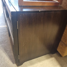 Load image into Gallery viewer, Set of 2 Traditional Oak Nightstand