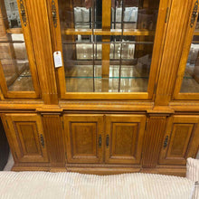 Load image into Gallery viewer, Thomasville Traditional Carved Wood Display Cabinet