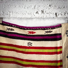 Load image into Gallery viewer, Turkish Hand Woven Wool Mexican Flatweave Rug