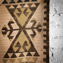 Load image into Gallery viewer, Kilim Wool Accent Turkish Flatweave Rug
