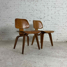 Load image into Gallery viewer, Set of 2 Eames Moulded Plywood Accent Chair