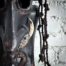 Load image into Gallery viewer, Papua New Guinea Hand Carved Wood Folk Art Mask
