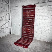 Load image into Gallery viewer, Moroccan Berber Zemmour Kilim Flatweave Rug
