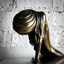 Load image into Gallery viewer, 1984 Tom Bennett Modernist Bronze Sculpture