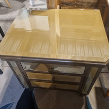 Load image into Gallery viewer, Set of 2 Hollywood Regency Gilt Nightstand