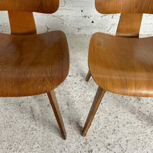 Load image into Gallery viewer, Set of 2 Eames Moulded Plywood Accent Chair