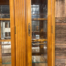Load image into Gallery viewer, Thomasville Traditional Carved Wood Display Cabinet