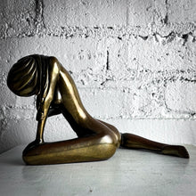 Load image into Gallery viewer, 1984 Tom Bennett Modernist Bronze Sculpture