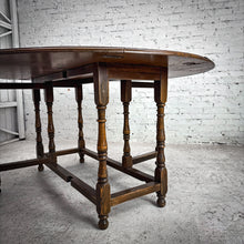 Load image into Gallery viewer, Round Early American Drop Leaf Dining Table