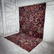 Load image into Gallery viewer, Bakhtiari Wool Area Persian Knotted Rug