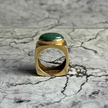 Load image into Gallery viewer, Vintage Scandinavian 14K Gold Green Cabochon Fashion Ring