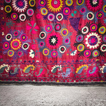 Load image into Gallery viewer, Vintage Uzbekistanian Silk Tapestry Textile