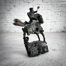 Load image into Gallery viewer, 19th Century Chinese Bronze God of War Decorative Sculpture