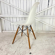 Load image into Gallery viewer, Set of 6 Eames Herman Miller DSW Side Chairs