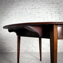 Load image into Gallery viewer, Antique Oval Mahogany Drop Leaf Table