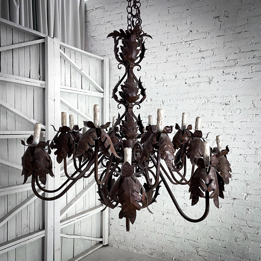 Early 20th Century French Rusted Wrought Iron Chandelier