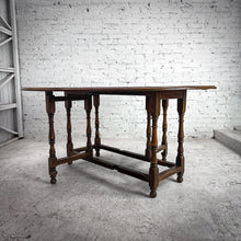 Load image into Gallery viewer, Round Early American Drop Leaf Dining Table
