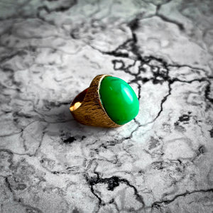 Vintage Brutalist Gold 18K Chrysophrase Cocktail Ring