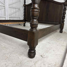 Load image into Gallery viewer, Four Poster Traditional King Oak Bed
