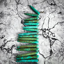 Load image into Gallery viewer, Southwest Style Natural Spiked Turquoise Necklace

