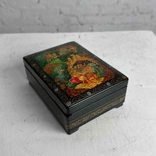Load image into Gallery viewer, Kholui Russian 'Sleeping Princess' Lacquer Box
