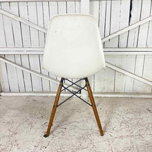 Load image into Gallery viewer, Set of 6 Eames Herman Miller DSW Side Chairs
