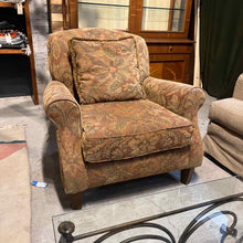 Load image into Gallery viewer, Havertys Traditional Club Chair
