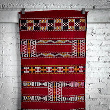 Load image into Gallery viewer, Moroccan Berber Zemmour Kilim Flatweave Rug
