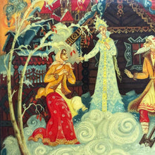Load image into Gallery viewer, Kholui Russian 'Snegurochka' Lacquer Box
