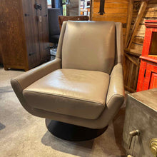 Load image into Gallery viewer, Palliser Leather Accent Chair
