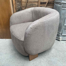 Load image into Gallery viewer, Vidar Contemporary Fabric Club Chair

