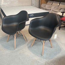 Load image into Gallery viewer, Set of 2 MCM Style Black DSW Armchairs
