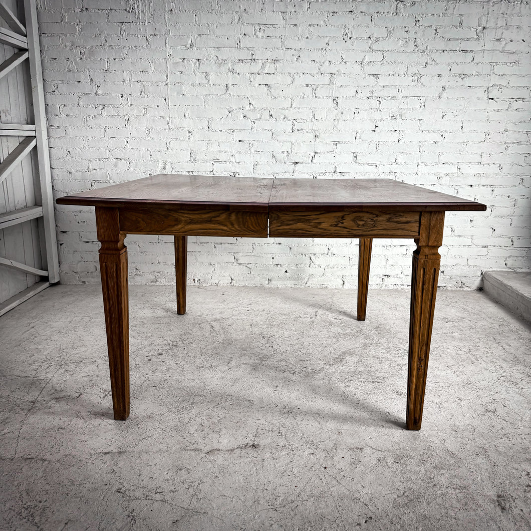 Contemporary Oak Extension Dining Table
