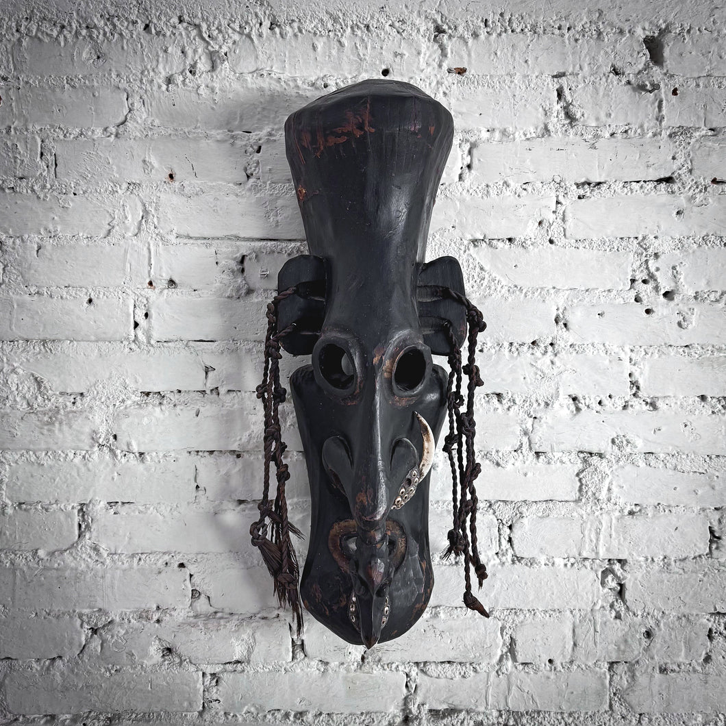 Papua New Guinea Hand Carved Wood Folk Art Mask