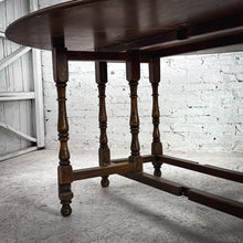 Load image into Gallery viewer, Round Early American Drop Leaf Dining Table
