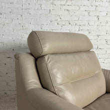 Load image into Gallery viewer, Palliser Westfield Leather Recliner
