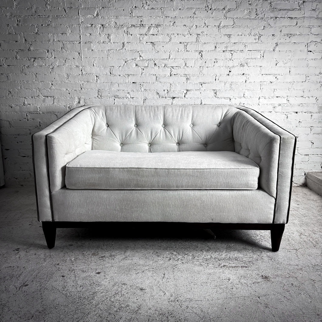 Contemporary Tufted Velvet Loveseat