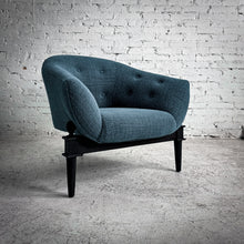 Load image into Gallery viewer, Navas Contemporary Club Chair
