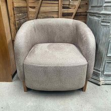 Load image into Gallery viewer, Vidar Contemporary Fabric Club Chair
