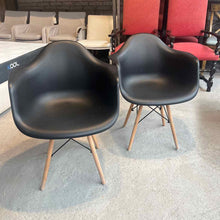 Load image into Gallery viewer, Set of 2 MCM Style Black DSW Armchairs
