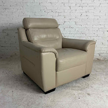 Load image into Gallery viewer, Palliser Westfield Leather Recliner
