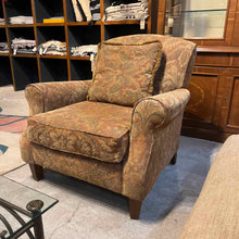 Load image into Gallery viewer, Havertys Traditional Club Chair
