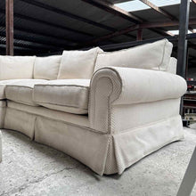 Load image into Gallery viewer, 3 Piece Traditional Sofas &amp; Sectionals
