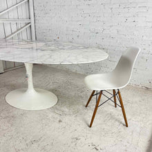 Load image into Gallery viewer, Knoll Saarinen Carrara Tulip Table
