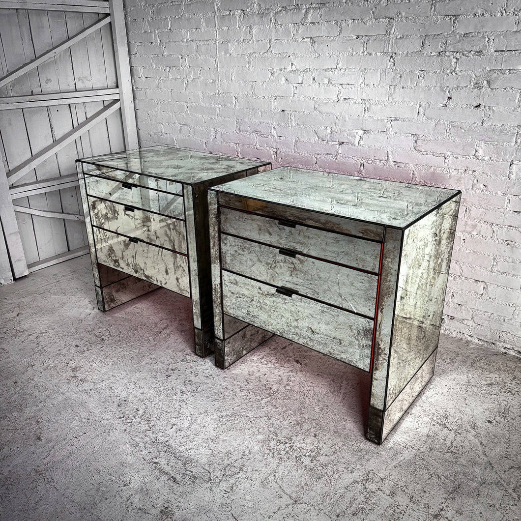 Set of 2 Contemporary Mirror Nightstand