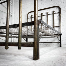 Load image into Gallery viewer, Early 20th Century Traditional Full Double Brass Bed
