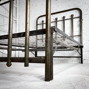 Early 20th Century Traditional Full Double Brass Bed