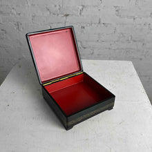 Load image into Gallery viewer, Kholui Russian 'Snegurochka' Lacquer Box
